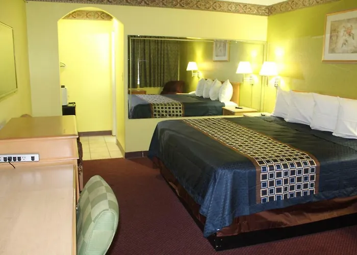 Hutchinson Inn