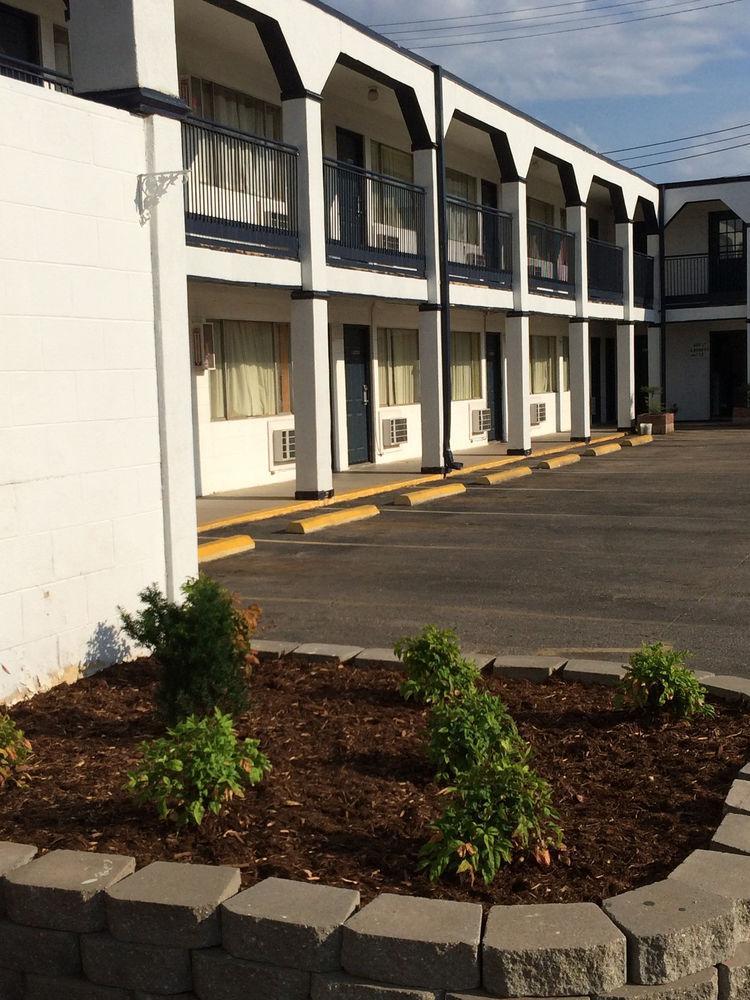 Hutchinson Inn Motel
