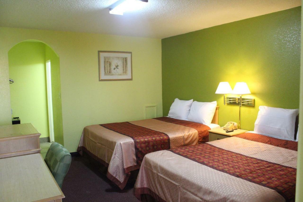 Motel Hutchinson Inn