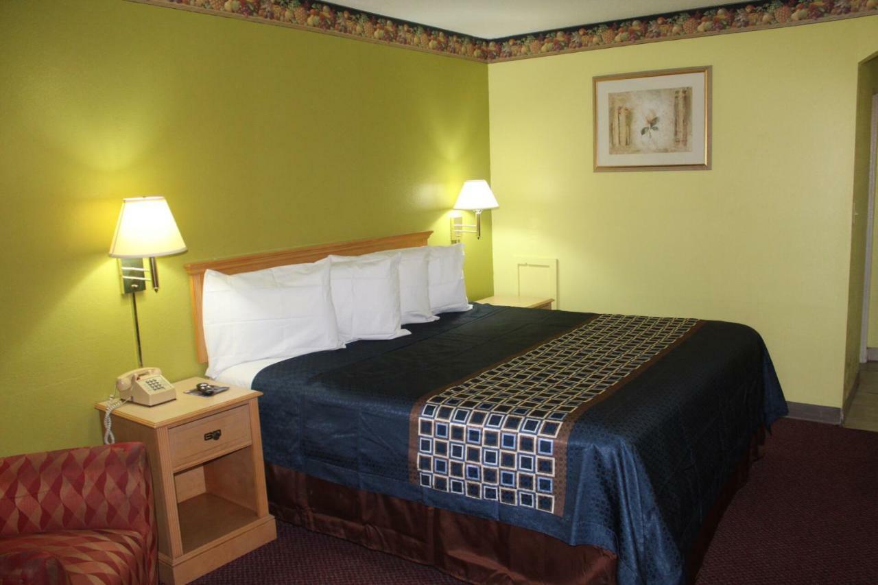 Hutchinson Inn Motel