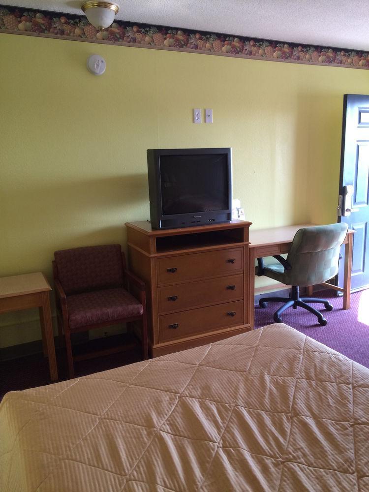 Hutchinson Inn 3*